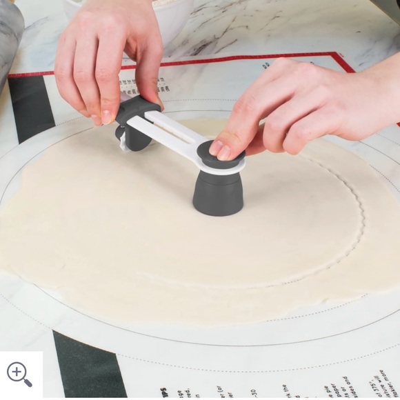 Tovolo Precision Pie Crust Maker - Picture 1 of 3
